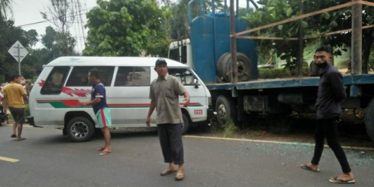 Kecelakaan Mobil Sibual-buali, Dina Harahap Luka-luka dan Patah Tangan