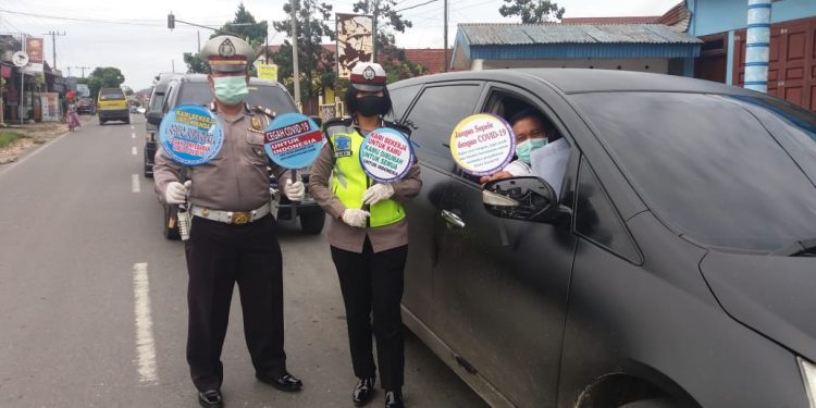 Sat Lantas Polres Dairi Sosialisasi Pencegahan Corona dalam Bahasa Daerah