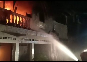 Tiga Unit Rumah Di Siantar Terbakar,  Anak Kost Dibangunkan dan Disuruh Keluar 