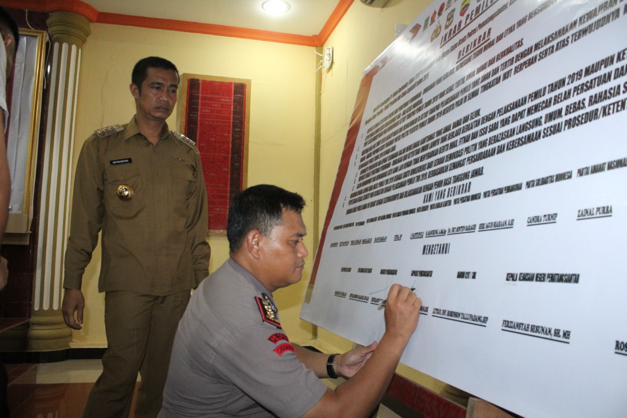 Deklarasi Pemilu Damai Bersama Lintas Komunitas dan Parpol di Siantar