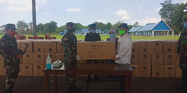 Dandim 0201/BS Medan Serahkan 126 Koli APD Bantuan Gugus TPP Covid-19 Pusat ke Pemprov Sumut