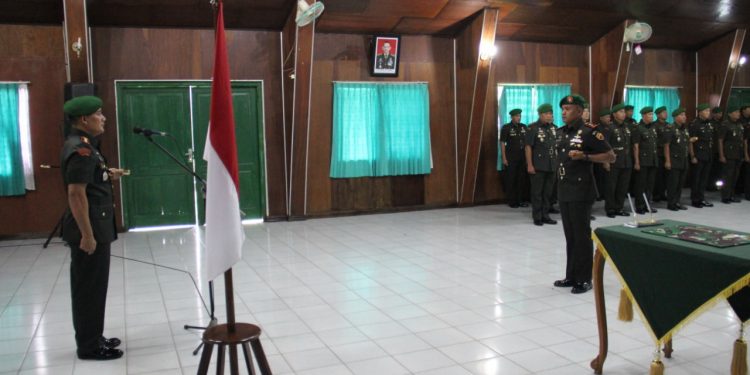 Danrindam I/BB Pimpin Upacara Pengambilan Sumpah dan Penyerahan Jabatan Dansecata-A Rindam I/BB
