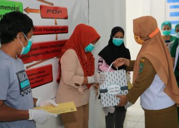 Dinyatakan Sembuh dari RSUD Perdagangan, 5 Pasien Covid-19 Pulang Bawa Bingkisan