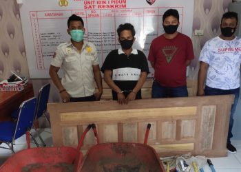 Pria Pengangguran Ini Curi Daun Pintu Senilai Rp1,3 Juta
