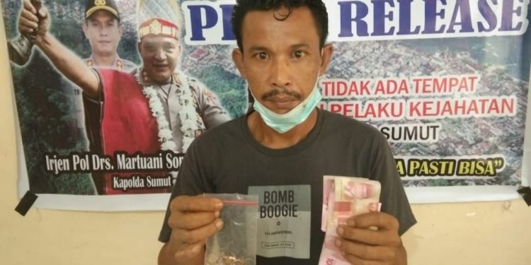 Uang dan Emas Senilai Rp.20 juta dari Rumah Misdawati di Jalan Merpati Disikat Maling, Pelaku Ditangkap di Batubara