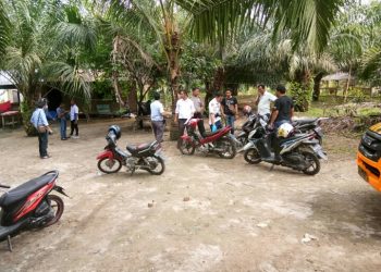 Meteran Listrik Dicabut, Pria ini Bacoki Dua dari Belasan Pria yang Datang ke Rumahnya...