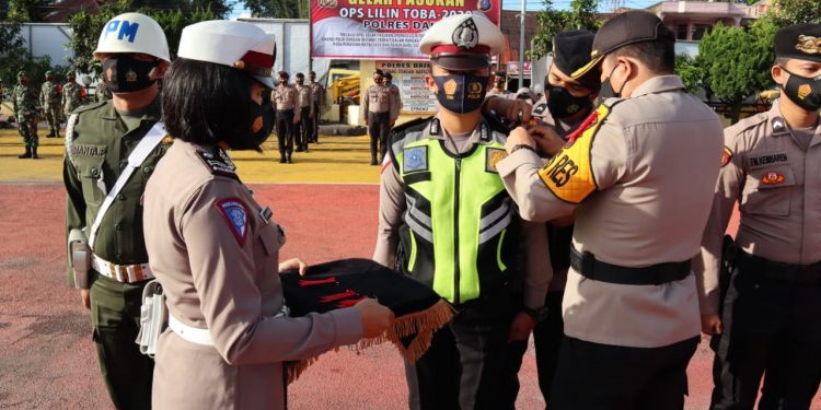 Siap Amankan Natal Tahun Baru, Polres Dairi Gelar Pasukan Operasi Lilin Toba 2020 Siap Amankan Natal Tahun Baru, Polres Dairi Gelar Pasukan Operasi Lilin Toba 2020