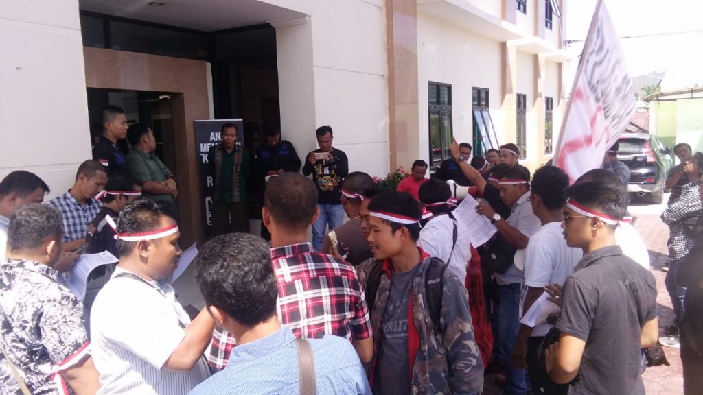 Sidang Pra Peradilan ' Kriminalisasi Pers ' Diwarnai Aksi Unjuk Rasa Aliansi Jurnalis Siantar Simalungun