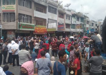 Inti Kota Siantar "Lumpuh", Demonstran Blokade Jalan Sutomo