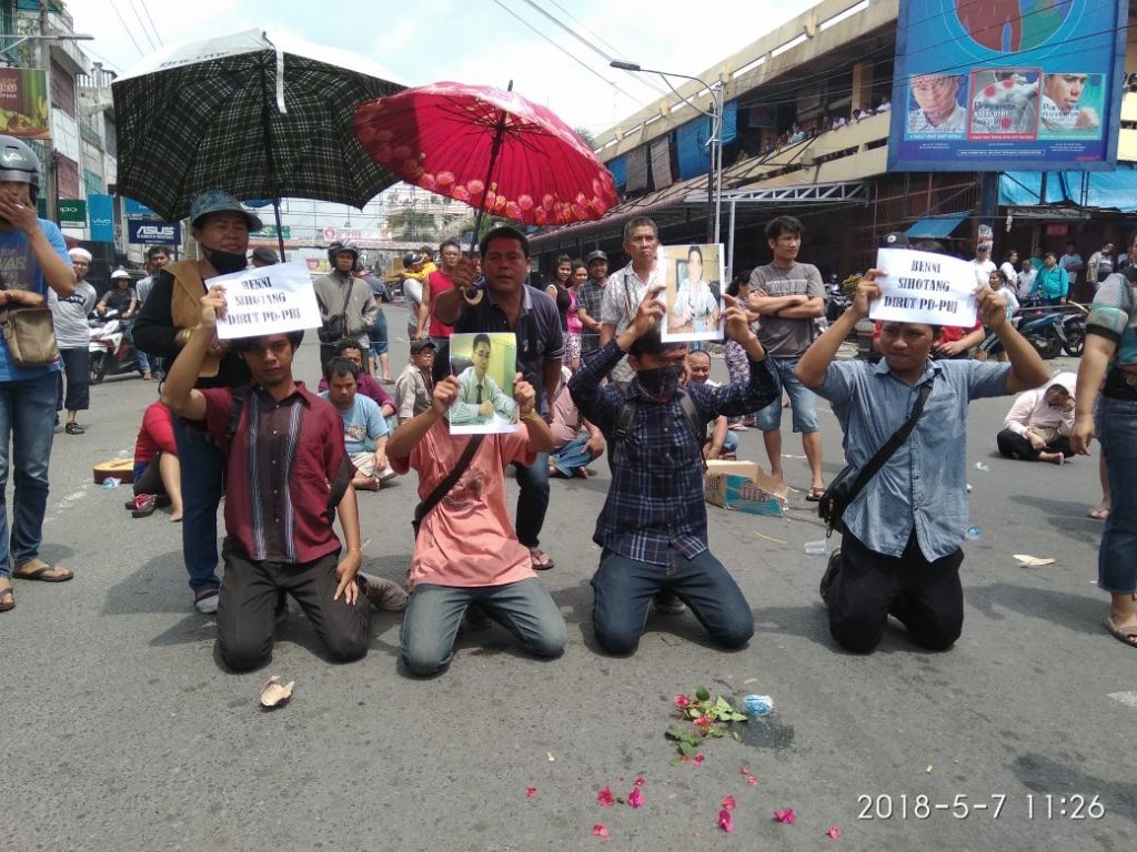 Inti Kota Siantar "Lumpuh", Demonstran Blokade Jalan Sutomo Inti Kota Siantar "Lumpuh", Demonstran Blokade Jalan Sutomo