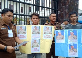 SCW dan Lipan Demo Kejatisu, Minta Kasapol PP dan Sekda Simalungun Diperiksa
