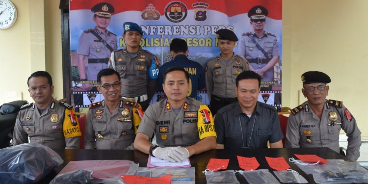 Oknum PNS Ditawarkan Hubungan Seks Untuk Penundaan Cicilan Kredit Oknum PNS Ditawarkan Hubungan Seks Untuk Penundaan Cicilan Kredit