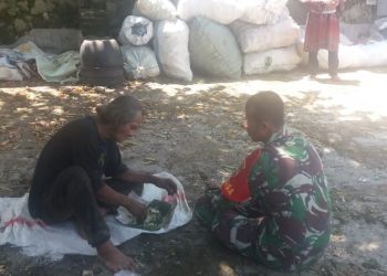 Danramil 02/Siantar Timur Kodim 0207/Sml Apresiasi dan Semangati Anggota Babinsa Bantu Warga