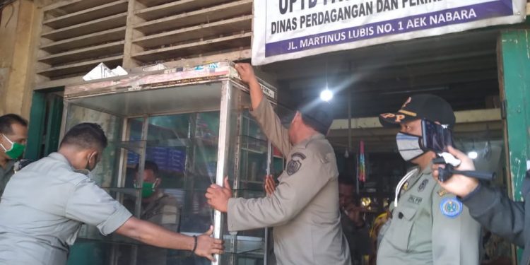 Ruko Milik Pemkab Labuhanbatu Beralih Pengontrak, Disperindag Gusur Pengusaha