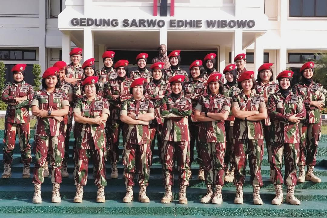 Mengenal Sosok Dhian Kurnia Fitri, Kopassus Cantik Lulusan Akmil Terbaik Mengenal Sosok Dhian Kurnia Fitri, Kopassus Cantik Lulusan Akmil Terbaik