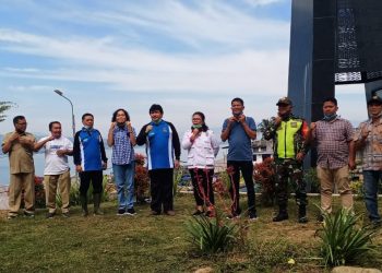 JAPFA Bersama DLH Provinsi Sumatera Utara Bersihkan Danau Toba