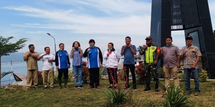 JAPFA Bersama DLH Provinsi Sumatera Utara Bersihkan Danau Toba JAPFA Bersama DLH Provinsi Sumatera Utara Bersihkan Danau Toba