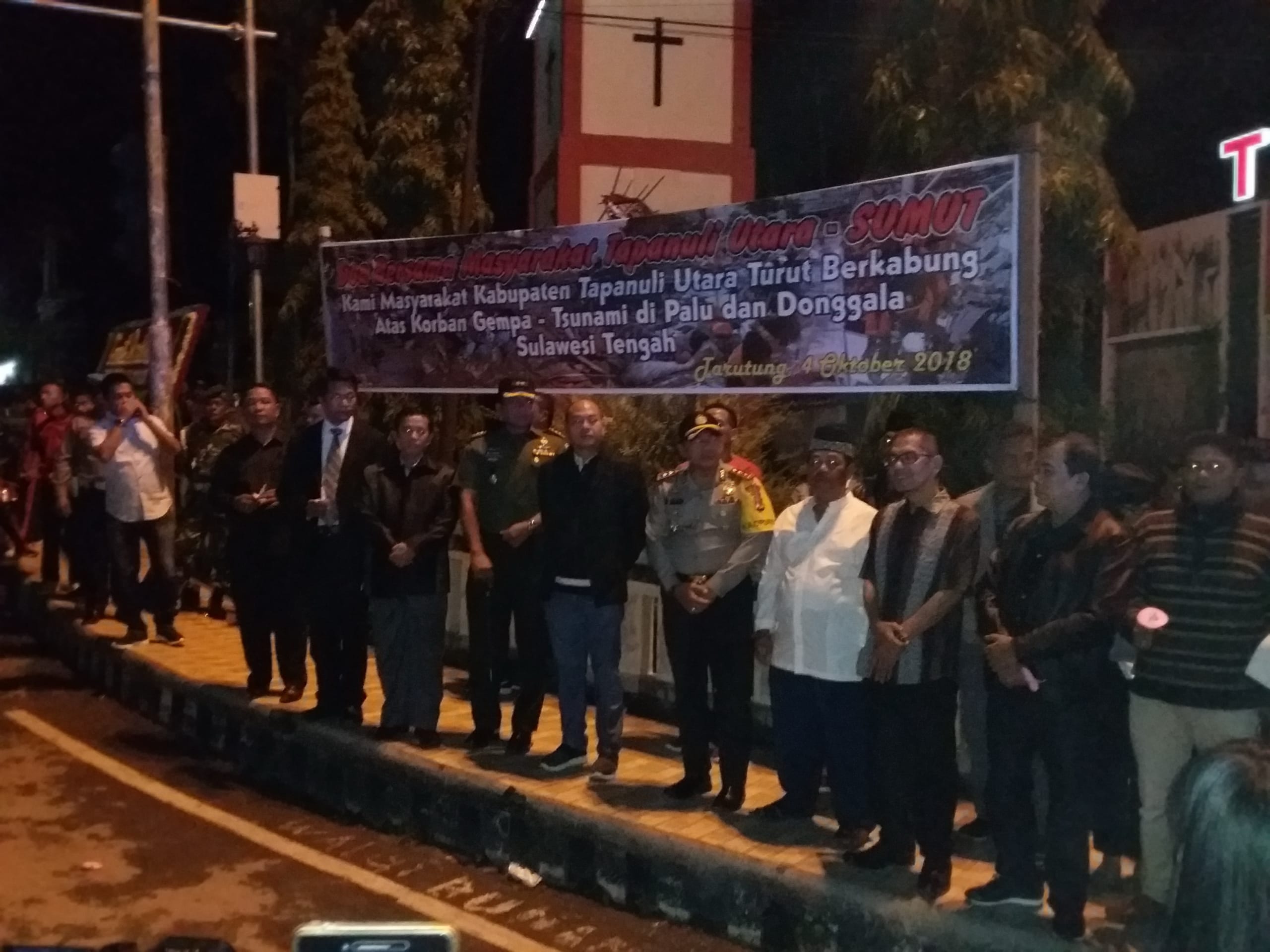Warga Tarutung Gelar Doa Bersama Untuk Korban Gempa dan Tsunami Palu