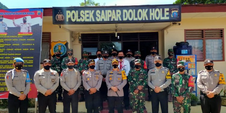 Kapolres Tapanuli Selatan, AKBP Romam Smaradhana Elhaj Himbau Masyarakat Kecamatan Saipar Dolok Hole Patuhi Protokol Kesehatan