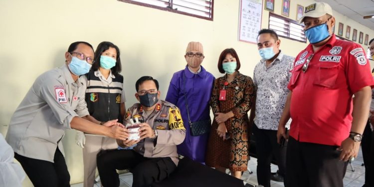Sambut HUT ke-74 Bhayangkara, 80 Anggota Polres Dairi Donorkan Darah