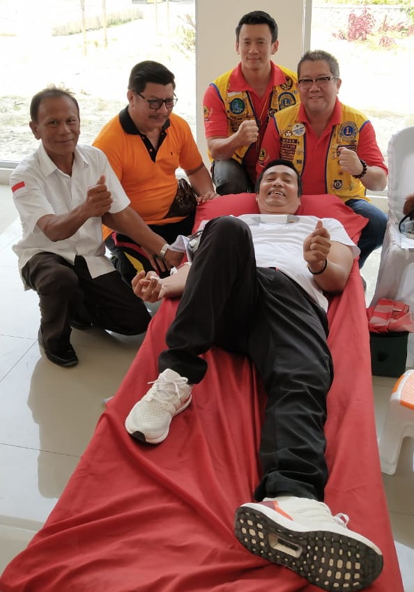 Walikota Siantar Donorkan Darah di Kegiatan Lions Club