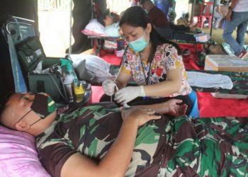 Sambut HUT Kemerdekaan, Satgas Pamtas Yonif 125/Si’mbisa Gelar Aksi Donor Darah