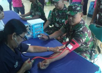 Satgas Yonif 126/Kala Cakti Donorkan Darahnya Untuk Kemanusiaan