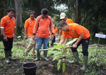 Penanaman Sejuta Pohon di Bantaran Sungai Bah Bolon Siantar Dukung Danau Toba