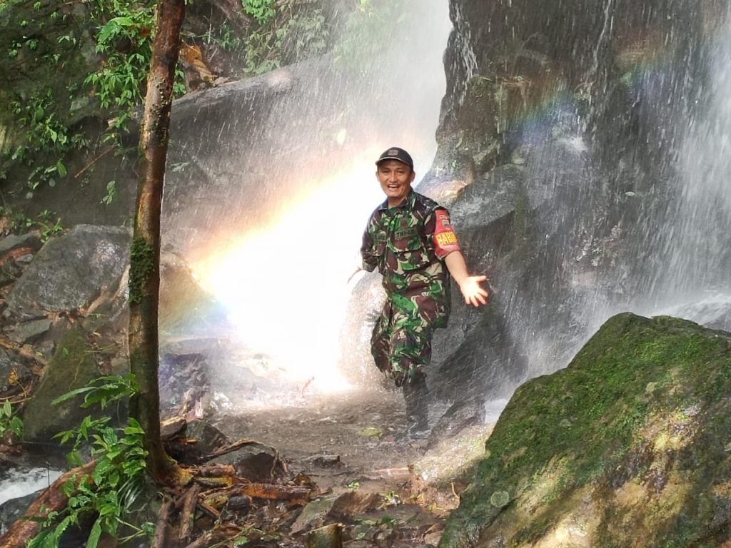 Pesona Air Terjun Duo Bidadari, Sering Muncul Bayangan Wanita Cantik Pesona Air Terjun Duo Bidadari, Sering Muncul Bayangan Wanita Cantik