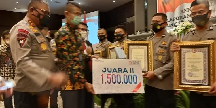 Polres Simalungun Raih Perigkat II Indikator Kinerja Pelaksanaan Anggaran Polres Simalungun Raih Perigkat II Indikator Kinerja Pelaksanaan Anggaran