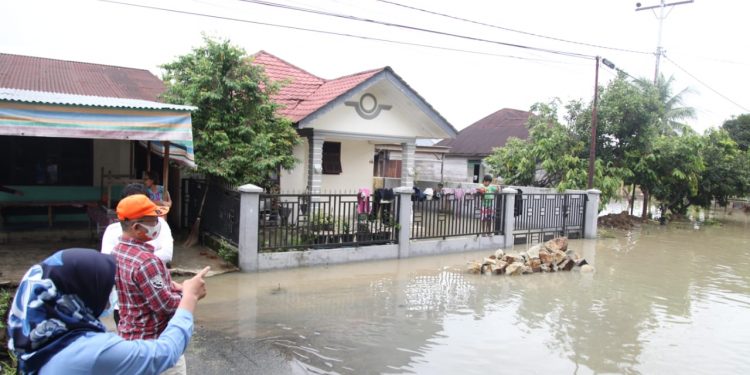 Banjir di Siantar, Pemko Buka Dapur Umum dan Sedot Genangan Air di Rumah Warga 