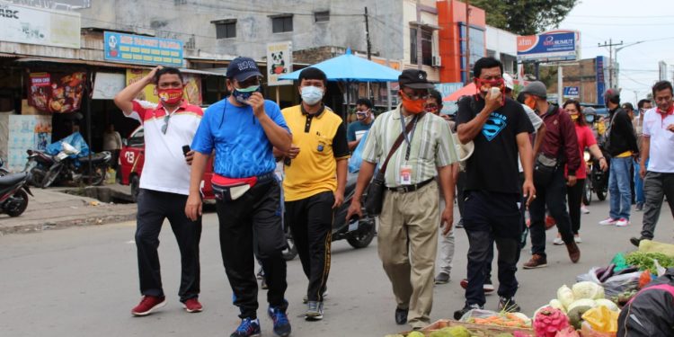 Dinilai Sosok Peduli, Warga di Suka Dame Siap Menangkan Asner-Susanti Dinilai Sosok Peduli, Warga di Suka Dame Siap Menangkan Asner-Susanti