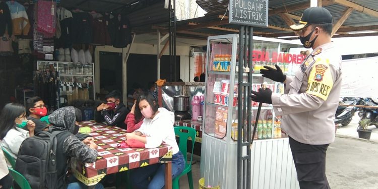 Kapolres Humbahas Pantau Penerapan Protokol Kesehatan di Keramaian Kapolres Humbahas Pantau Penerapan Protokol Kesehatan di Keramaian