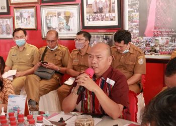 Bupati Taput Pimpin Rapat Koordinasi Terkait Pembangunan Desa dengan Seluruh Camat dan Kepala Desa
