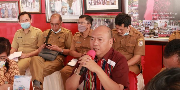 Bupati Taput Pimpin Rapat Koordinasi Terkait Pembangunan Desa dengan Seluruh Camat dan Kepala Desa
