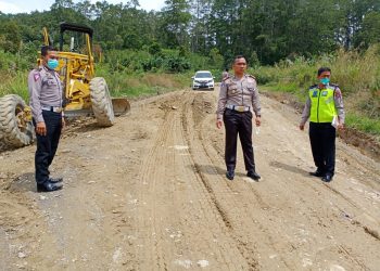 Kasat Lantas Polres Simalungun Cek Jalur Jalan Alternatif Lingkar Luar Parapat