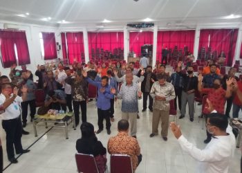 Datangi Gereja Bersama Tim Pemenangan, Calon Walikota Siantar Asner Silalahi Ngaku Terpanggil Melayani