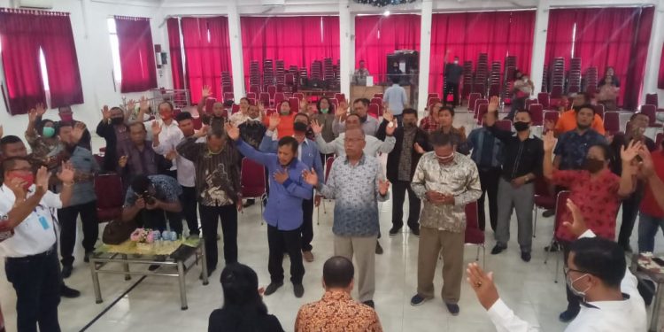 Datangi Gereja Bersama Tim Pemenangan, Calon Walikota Siantar Asner Silalahi Ngaku Terpanggil Melayani Datangi Gereja Bersama Tim Pemenangan, Calon Walikota Siantar Asner Silalahi Ngaku Terpanggil Melayani