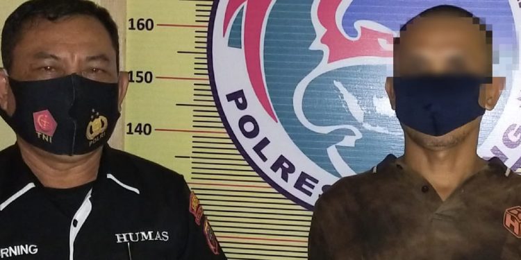 Polisi dan TNI Tangkap Pengguna Narkoba dari Belakang SMP N 3 Polisi dan TNI Tangkap Pengguna Narkoba dari Belakang SMP N 3