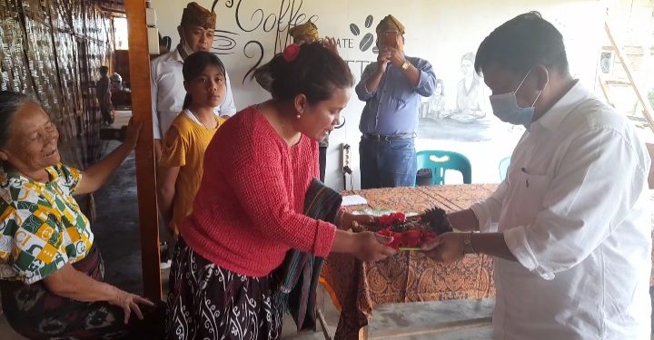 Blusukan Hari Kedua di Purba, RHS Tegaskan Perbaiki Infrastruktur dan Distribusi Pupuk Subsidi Blusukan Hari Kedua di Purba, RHS Tegaskan Perbaiki Infrastruktur dan Distribusi Pupuk Subsidi