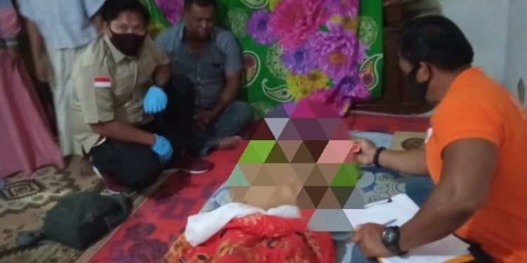 Pasca Ditinggal Istri, Pria ini Ditemukan Tewas di Ranjang dengan Leher Terikat Pasca Ditinggal Istri, Pria ini Ditemukan Tewas di Ranjang dengan Leher Terikat