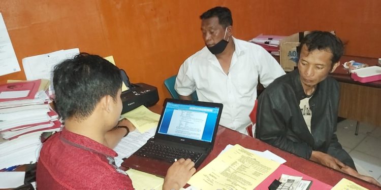 Edy Hutagalung Ditetapkan Tersangka Usai Urus Berkas Perpanjangan STNK dan Pajak Kendaraan di Samsat Edy Hutagalung Ditetapkan Tersangka Usai Urus Berkas Perpanjangan STNK dan Pajak Kendaraan di Samsat