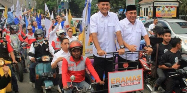 Dapat Dukungan 60 Kursi Parpol, Pasangan ERAMAS Mendaftar Sebagai Cagub-Cawagub Sumut pada Hari Pertama Dapat Dukungan 60 Kursi Parpol, Pasangan ERAMAS Mendaftar Sebagai Cagub-Cawagub Sumut pada Hari Pertama