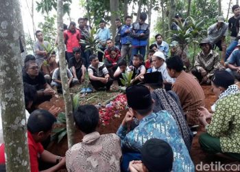 Perlombaan Senam di Hari Guru Makan Korban