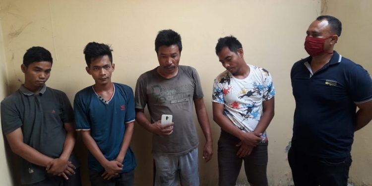 Empat Pelaku Spesialis Maling HP di Pasar Bengkel Diciduk Empat Pelaku Spesialis Maling HP di Pasar Bengkel Diciduk