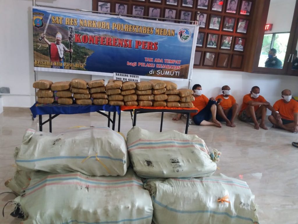 Rumah di Medan Petisah Digrebek, 240 Kilo Ganja dan 4 Pria Diamankan