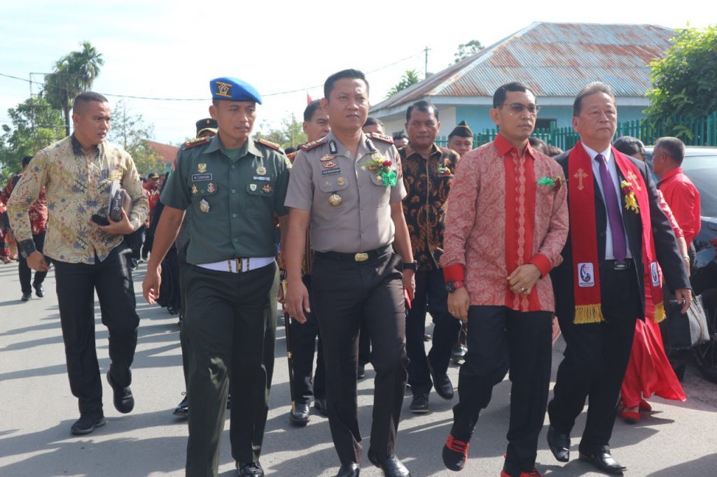 Heribertus Ompusunggu Persembahkan Lagu "Engkaulah Perisaiku" pada Perayaan Natal Bersama Pemkab Simalungun 2019