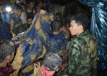 Ibu Hamil dan Anaknya Tewas Berpelukan di Timbunan Longsor. Bocah Boru Simanjuntak Terseret Banjir...