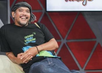 Togu Simorangkir Terima Anugerah Tokoh Kebahasaan dan Kesastraan