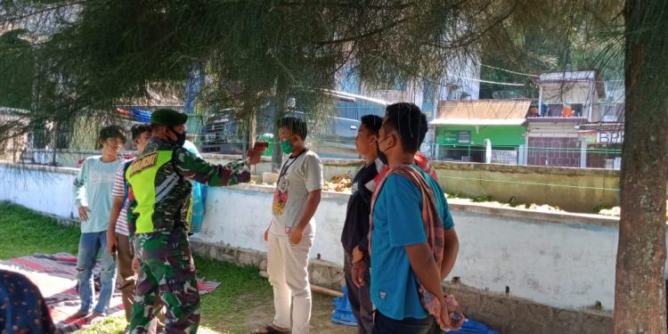 Objek Wisata Parapat Mulai Ramai Pengunjung, Ini Tindakan Babinsa Koramil 11/Parapat Kodim 0207/Simalungun